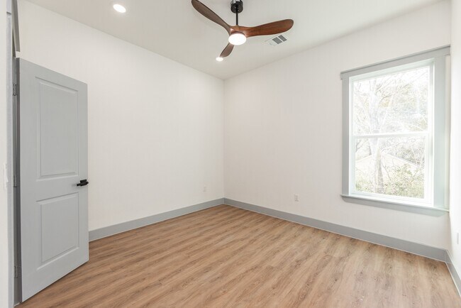 property at 704 S 1st St