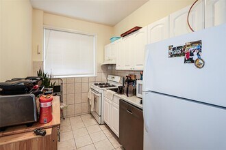 78-10 32nd Ave in Queens, NY - Building Photo - Building Photo