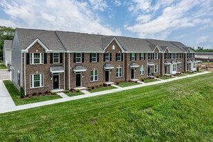 Village Square in Lebanon, TN - Building Photo