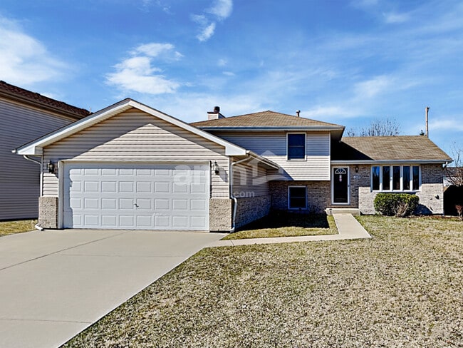 property at 1509 Bassett Dr