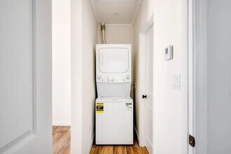 726 Hampton Rd in Burbank, CA - Building Photo - Building Photo