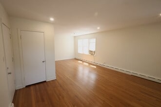 2839 N Austin Ave in Chicago, IL - Building Photo - Building Photo