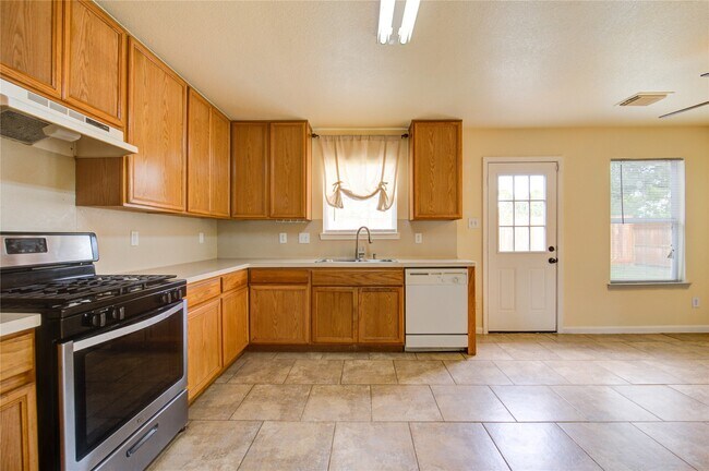 6422 Mildenhall Ct in Houston, TX - Building Photo - Building Photo