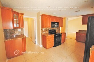 365 NW 105th Dr in Coral Springs, FL - Foto de edificio - Building Photo