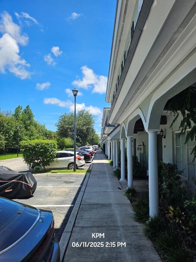 1109 Colonial Palms Way in West Palm Beach, FL - Building Photo - Building Photo