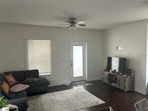 2128 W Walnut St in Tampa, FL - Building Photo - Building Photo