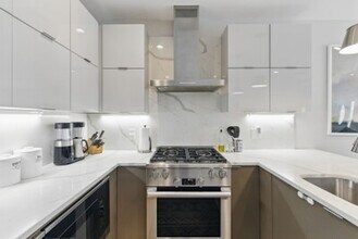 54 Robey St in Boston, MA - Foto de edificio - Building Photo