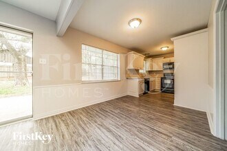 204 E Lanett Dr in Desoto, TX - Building Photo - Building Photo