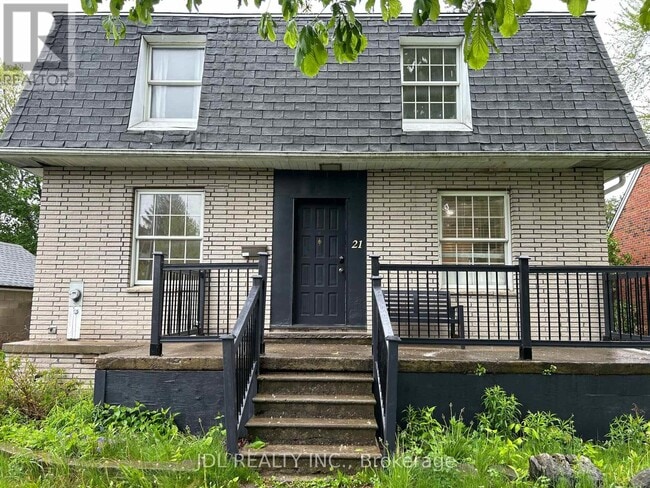 property at 21 Squires Ave