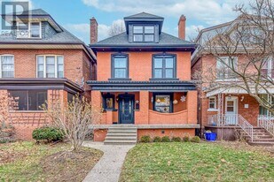 23 Fairholt Rd N in Hamilton, ON - Building Photo