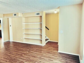 4401 Altamesa Blvd in Fort Worth, TX - Building Photo - Building Photo