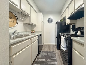 Elevate at Highland-Under New Management in Baton Rouge, LA - Building Photo - Building Photo