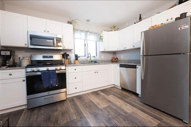 3 Ora Murphy Ct, Unit 3 Ora Murphy Ct. Right in Cumberland, RI - Foto de edificio - Building Photo