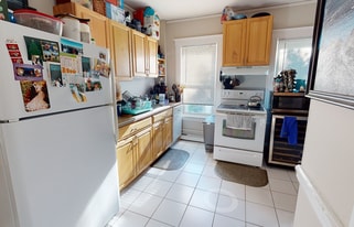 8 Chapman Pl, Unit 2 in Cambridge, MA - Building Photo