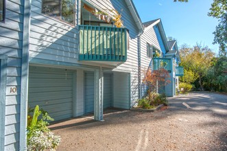 Burbank Heights Apartments in Sebastopol, CA - Building Photo - Other