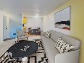 14300 32nd Ave NE in Seattle, WA - Building Photo