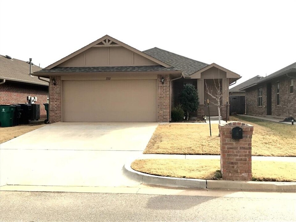 2332 NW 198th St in Edmond, OK - Building Photo
