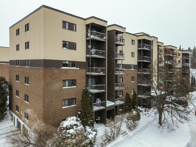 5310 HENRI-BOURASSA in Québec, QC - Building Photo - Building Photo