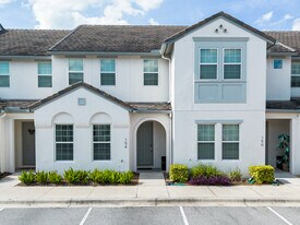 154 Captiva Dr in Davenport, FL - Building Photo