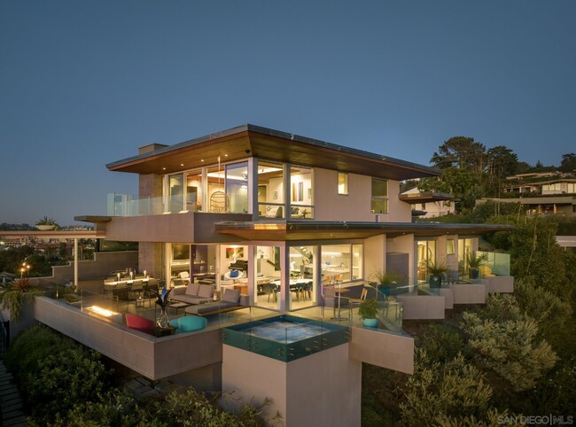 1956 Seaview Ave in Del Mar, CA - Building Photo - Building Photo