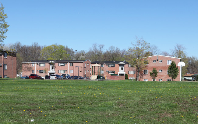 Harbor Ridge Apartments in Ashtabula, OH - Foto de edificio - Building Photo