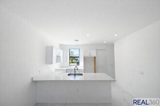 1045-1047 Jaguar Blvd in Lehigh Acres, FL - Building Photo - Building Photo