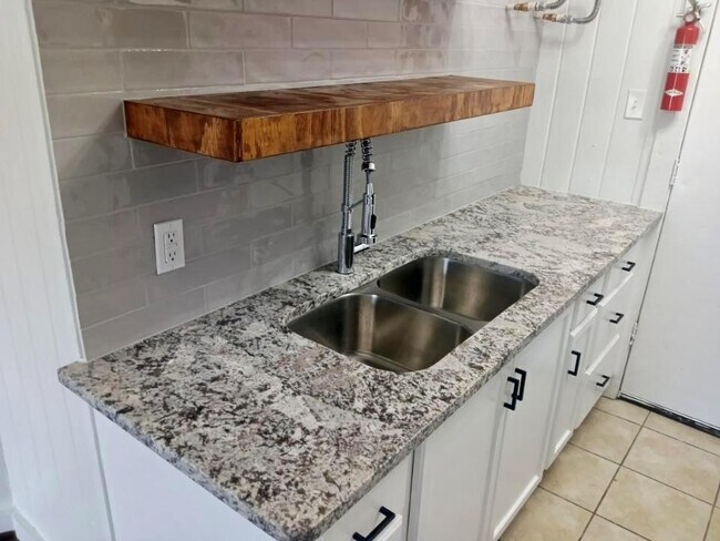 5012 Ennis St photo'