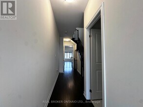 185 Hayrake St in Brampton, ON - Building Photo - Building Photo