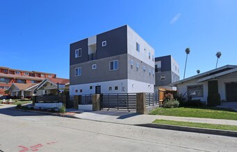 236 N Dillon St in Los Angeles, CA - Foto de edificio - Building Photo