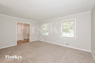 939 Ray Dr in Conyers, GA - Foto de edificio - Building Photo