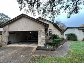 15207 Forest Dew St in San Antonio, TX - Building Photo - Building Photo