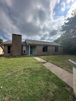 3628 Blossom Trail in Plano, TX - Building Photo