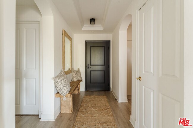 11847 Gorham Ave in Los Angeles, CA - Building Photo - Building Photo