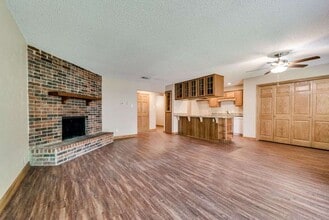 448 Park Center Blvd in Saginaw, TX - Foto de edificio - Building Photo