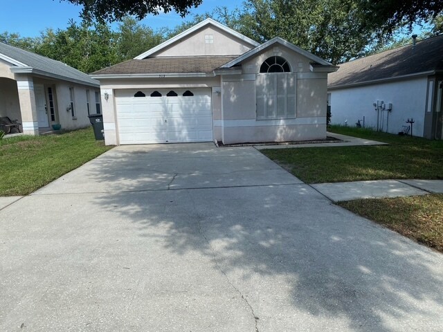 513 Summer Sails Dr in Valrico, FL - Building Photo