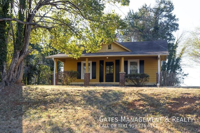 225 W Corbin St in Hillsborough, NC - Building Photo - Building Photo