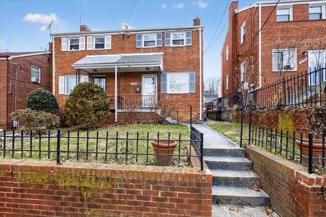 4336 Dubois Pl SE in Washington, DC - Building Photo - Building Photo