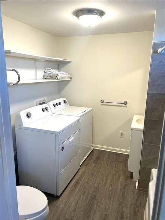 33 Putnam St in Milford, NH - Foto de edificio