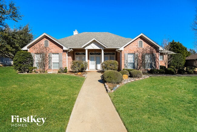 property at 1909 Maplewood Dr