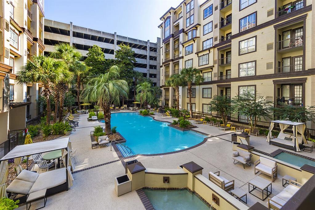 4001 Fannin St in Houston, TX - Building Photo