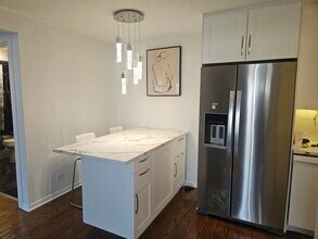 5113 N East River Rd in Chicago, IL - Building Photo - Building Photo