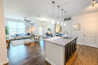 Watermark at Jordan Creek in West Des Moines, IA - Building Photo - Building Photo