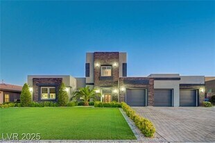 8081 W Ford Ave in Las Vegas, NV - Building Photo