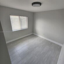 1171 NW 66th St in Miami, FL - Building Photo - Building Photo