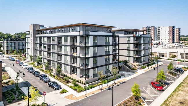 The Overlook at City View in Richmond, VA - Foto de edificio - Building Photo