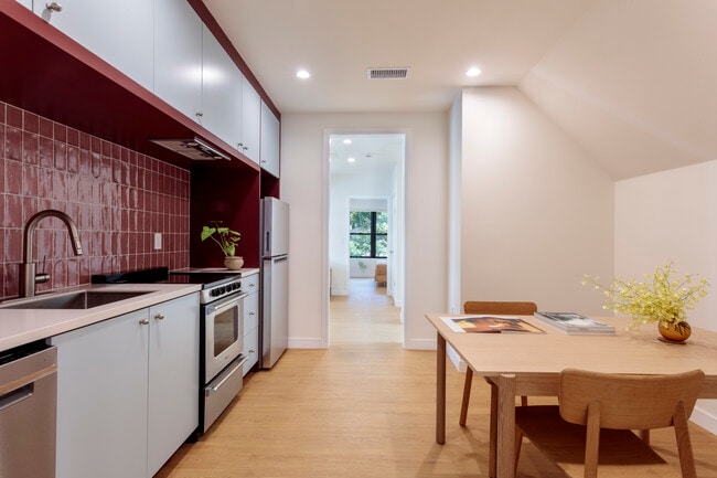 4541 Melbourne Ave, Unit 3 in Los Angeles, CA - Building Photo - Building Photo