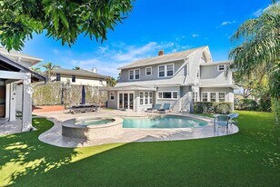 3109 Washington Rd in West Palm Beach, FL - Building Photo