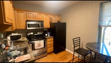 725 Northampton St, Unit 1 in Hellertown, PA - Foto de edificio - Building Photo