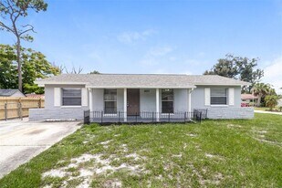 9357 89th Way in Seminole, FL - Building Photo