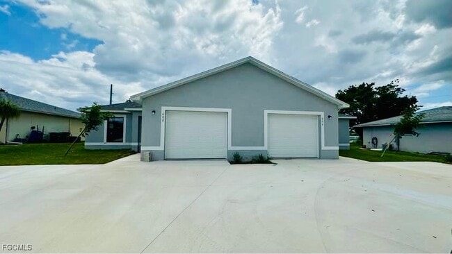 608 SE 8th St in Cape Coral, FL - Building Photo - Building Photo
